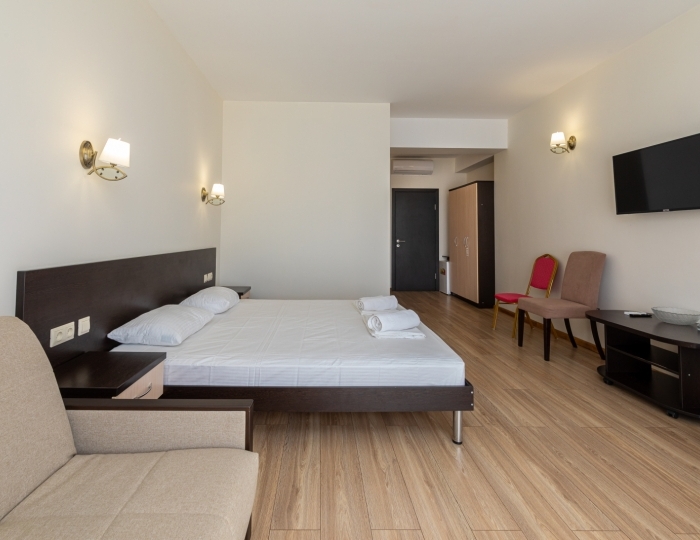 Полулюкс 2-местный 1-комнатный корпус Желтый - Отель «Апсара» Пицунда