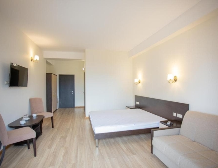 Полулюкс 2-местный 1-комнатный корпус Желтый - Отель «Апсара» Пицунда